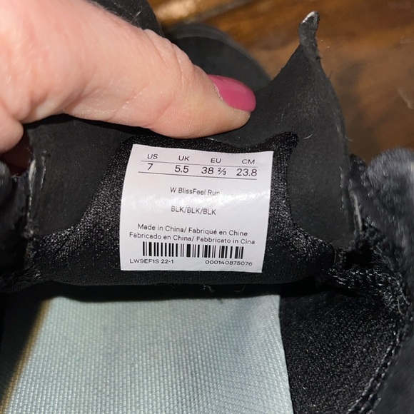 LuLuLemon Black Blissfeel Running Shoes- 7 - Picture 5 of 8